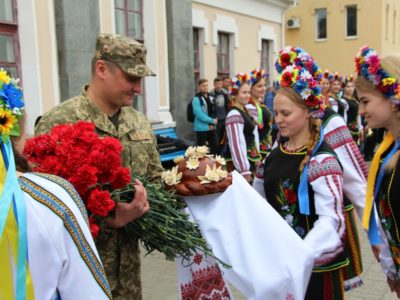 На Рівненщині урочисто зустріли розвідувальний підрозділ ОК «Захід», що повернувся із зони ООС  