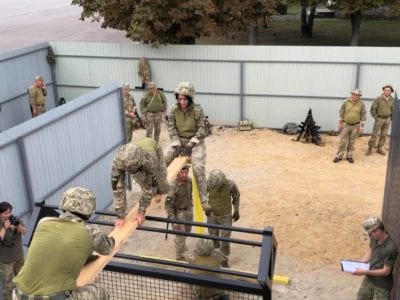 «Уся в синцях і подряпинах, сукню ще тижні два одягнути не зможу…»