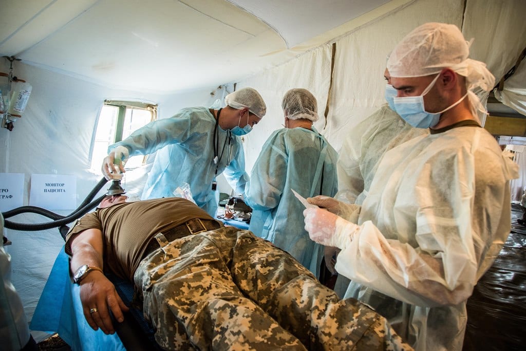 Як військові медики розгортали хірургічну групу в районі ООС