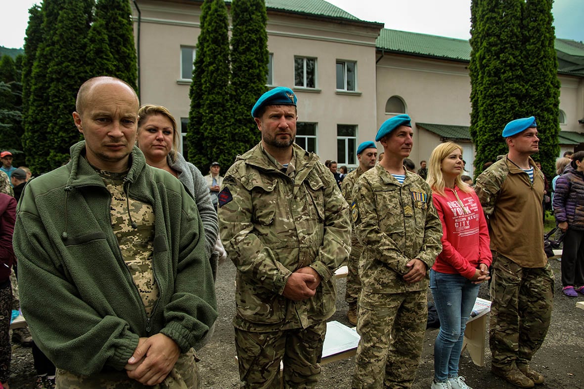 «Слава Україні!» — співають Карпати