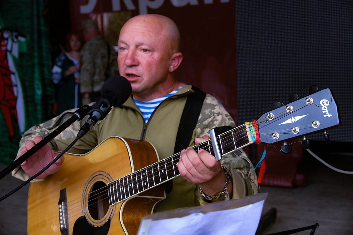 «Слава Україні!» — співають Карпати