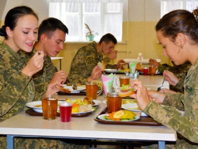 Невже хтось хоче годуватися із «совка»?  