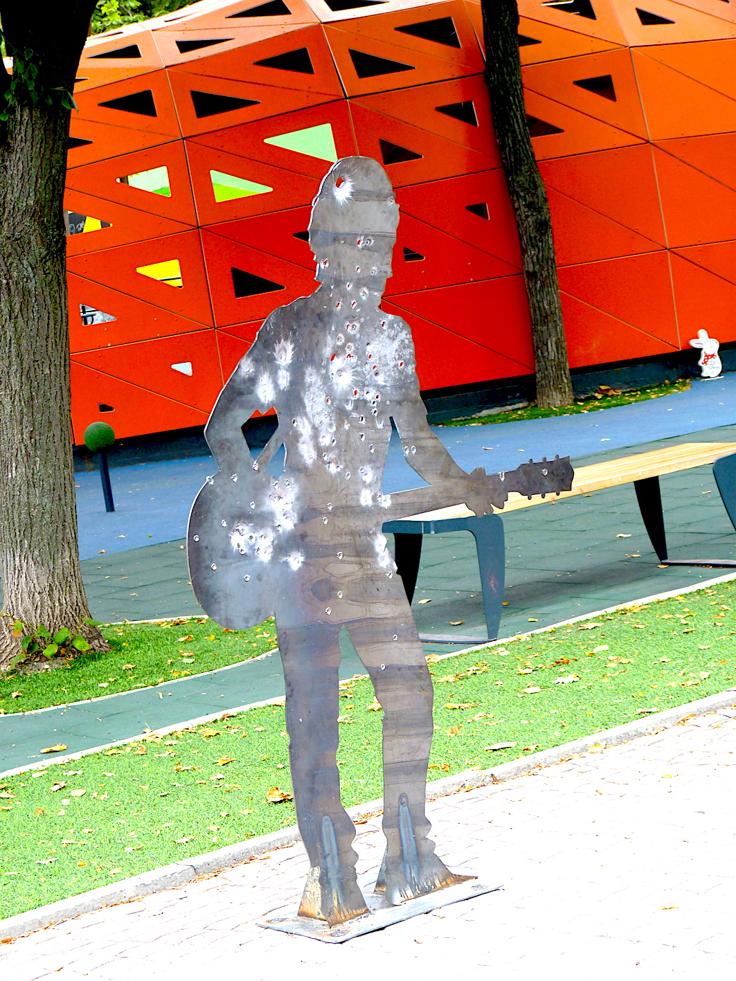 У Дніпрі відкрили артпроєкт “Війна поруч з нами”