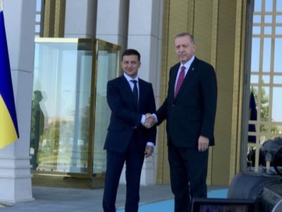 Зеленський обговорив з Ердоганом проблему повернення полонених моряків  