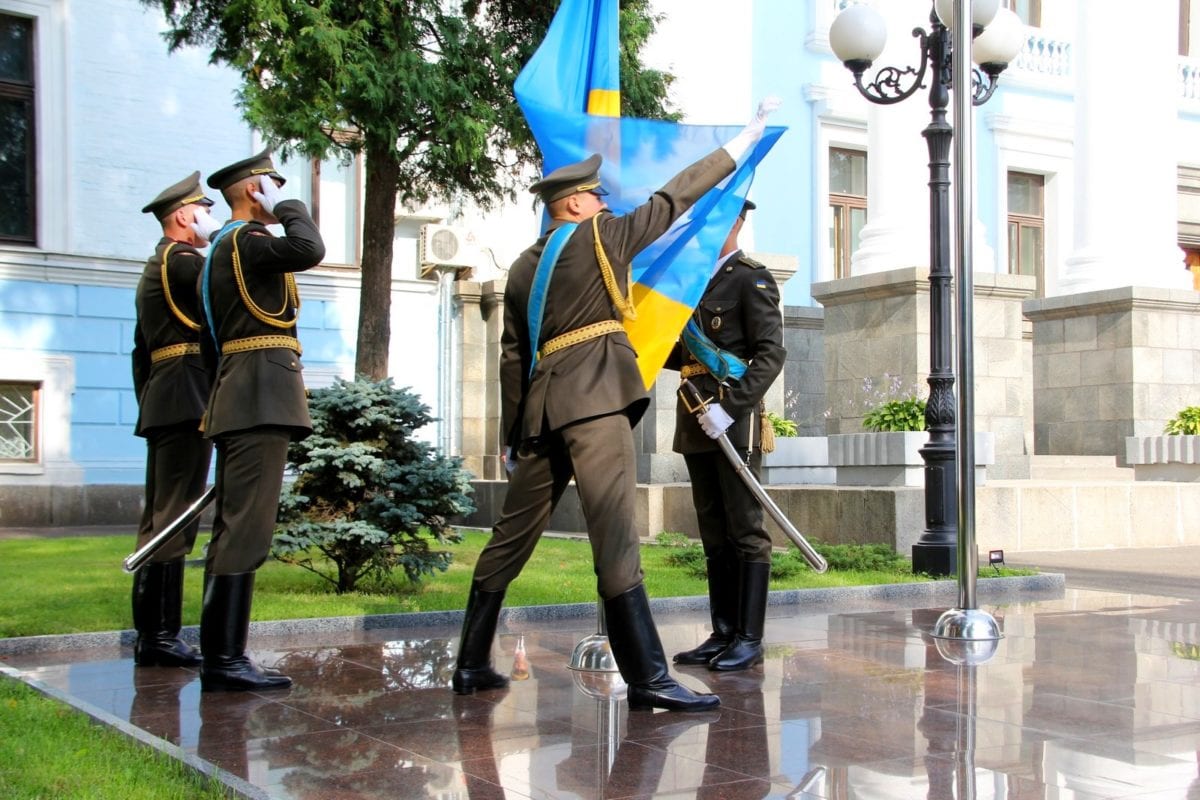 У Міністерстві оборони відбулася урочиста церемонія підняття Державного Прапора України