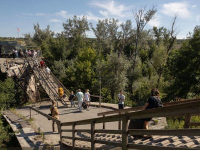 Окупанти затягують демонтаж фортифікацій біля Станиці Луганської