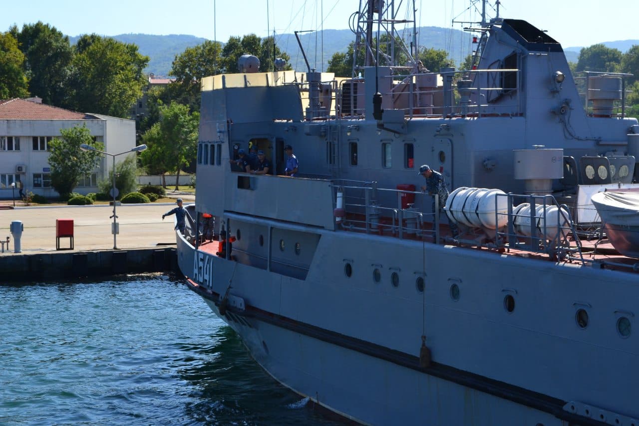 Навчальні катери пройшли протоку Босфор та відшвартувались у головній базі ВМС Туреччини