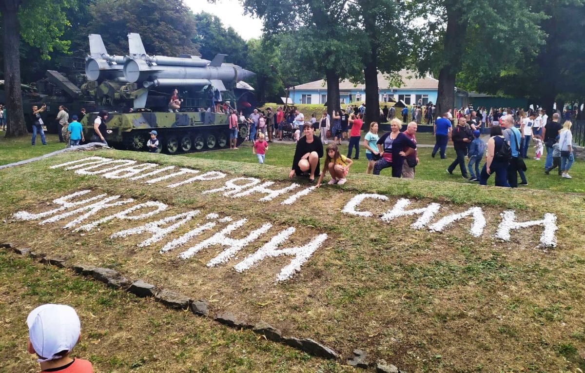 Офіцерське весілля, польова кухня та аншлаг. Так пройшов день відкритих дверей в музеї Повітряних Сил