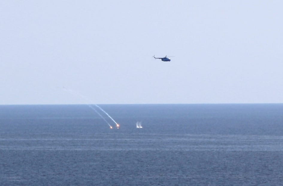 Військові навчання над Чорним морем: в дії морська авіація