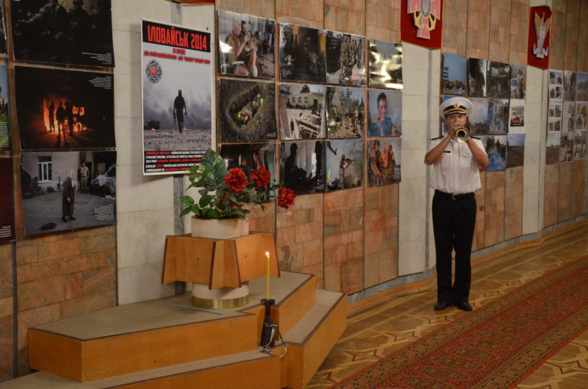 В Одесі зі сльозами на очах згадали Іловайську трагедію