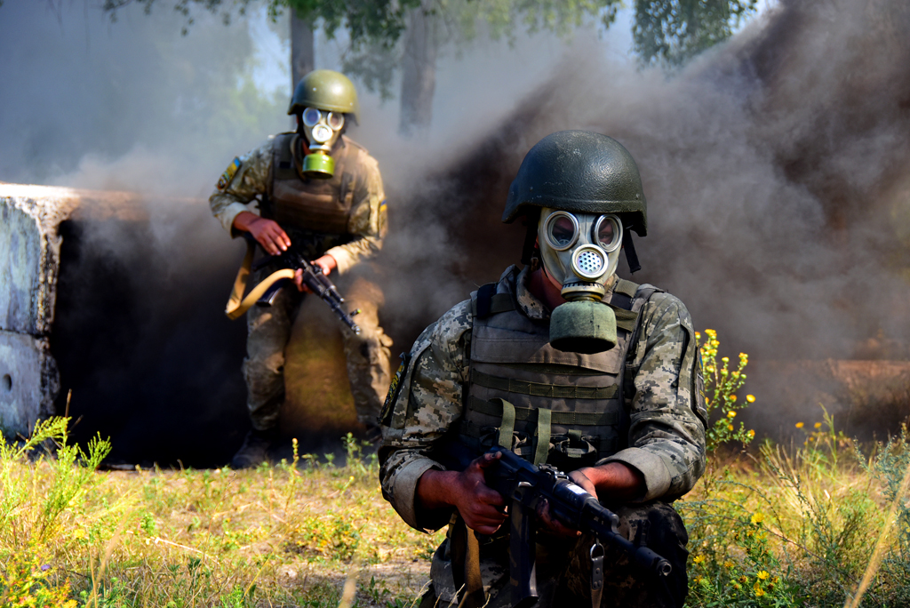 Пройти крізь вогонь та знищити ворожий танк