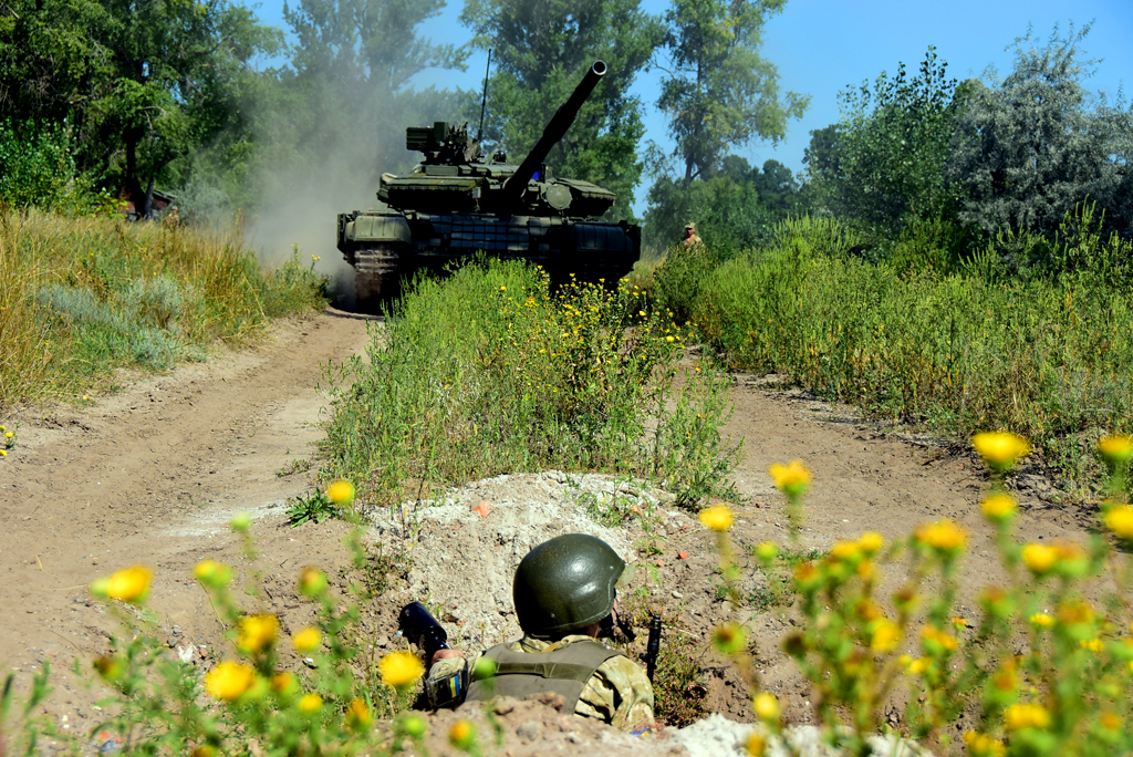 Пройти крізь вогонь та знищити ворожий танк