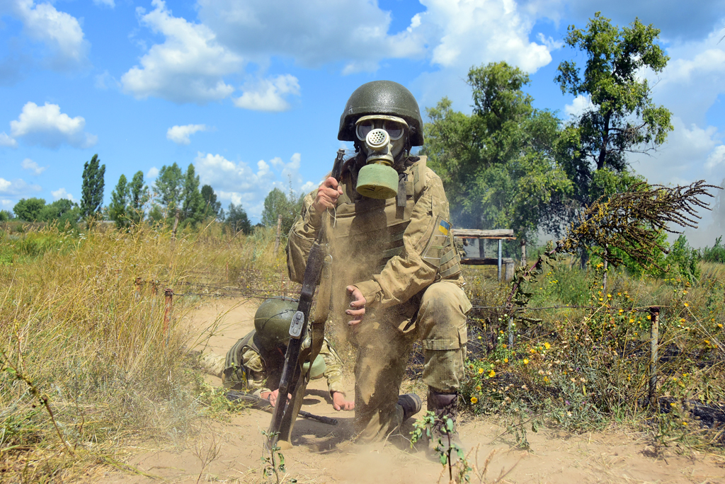 Пройти крізь вогонь та знищити ворожий танк
