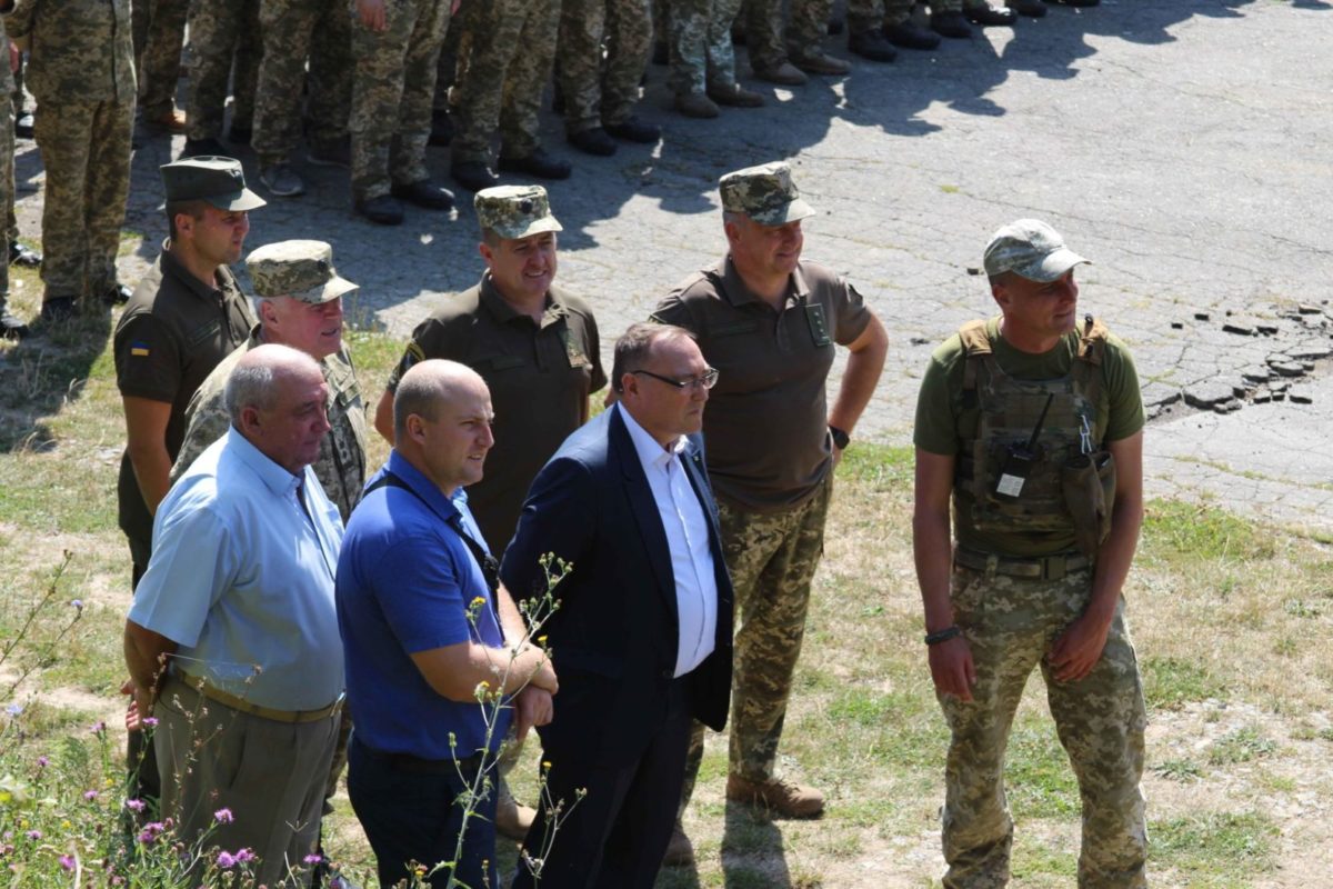 На військовому стрільбищі під Вінницею проходять вишкіл офіцери бригади територіальної оборони