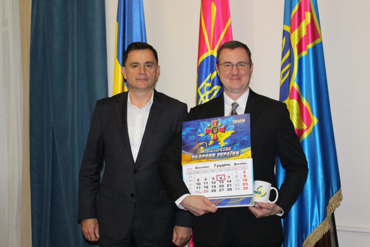 Військові юристи отримали фахову літературу