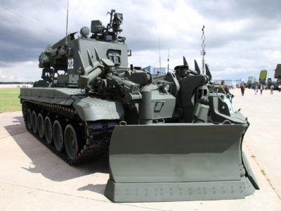 На Донбас прибула російська техніка з протиядерним захистом  