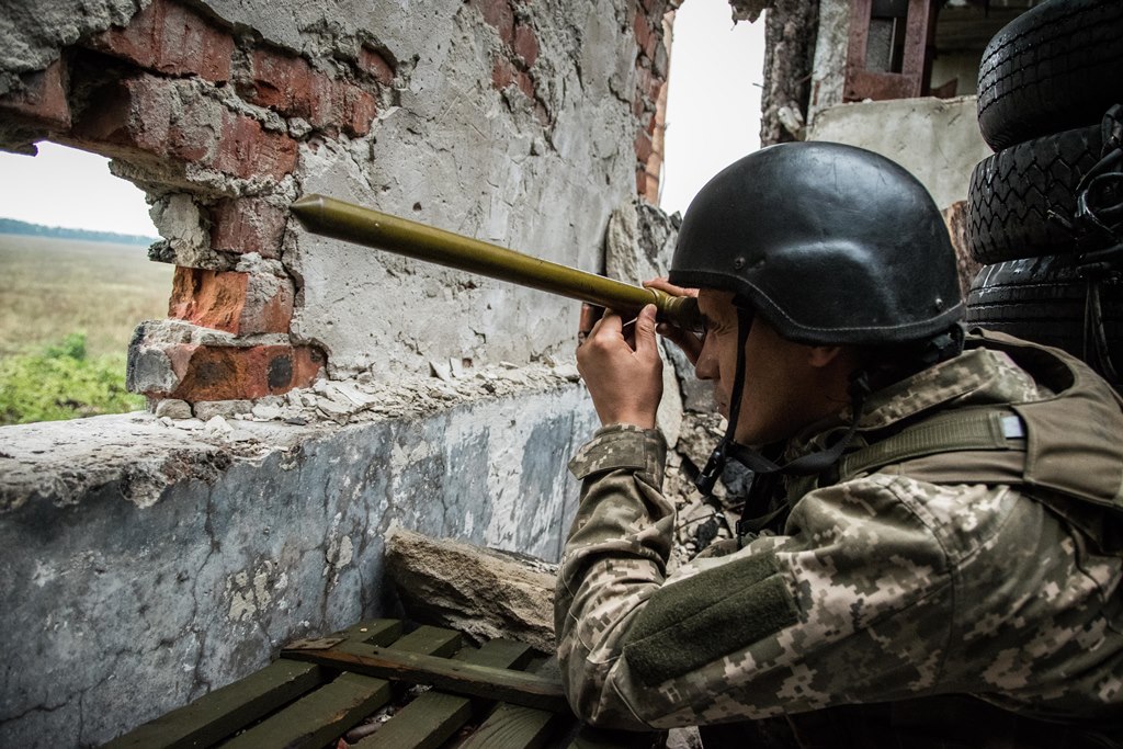 Мешканці Мар’їнки можуть бути спокійні, поки ми їх обороняємо