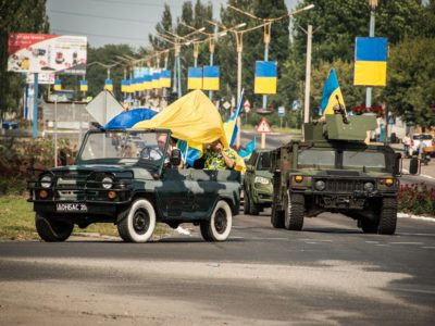 Армійські «Богдани», «Хаммери» та УАЗи зробили патріотичний автопробіг  