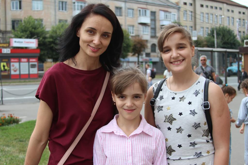 Наталія із доньками