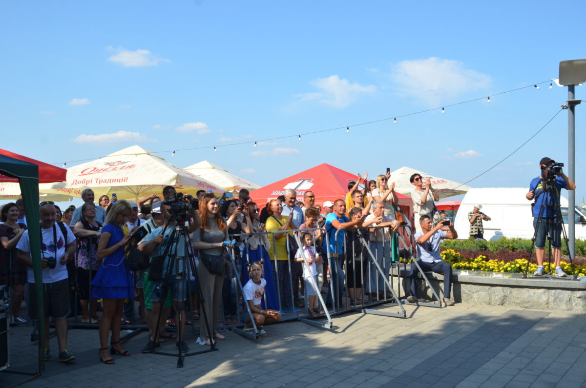 Пісня об’єднала військових і волонтерів