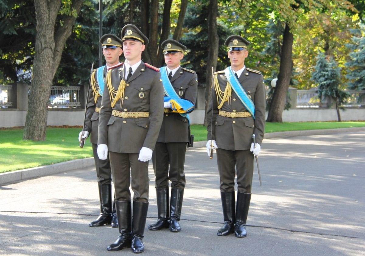У Міністерстві оборони відбулася урочиста церемонія підняття Державного Прапора України