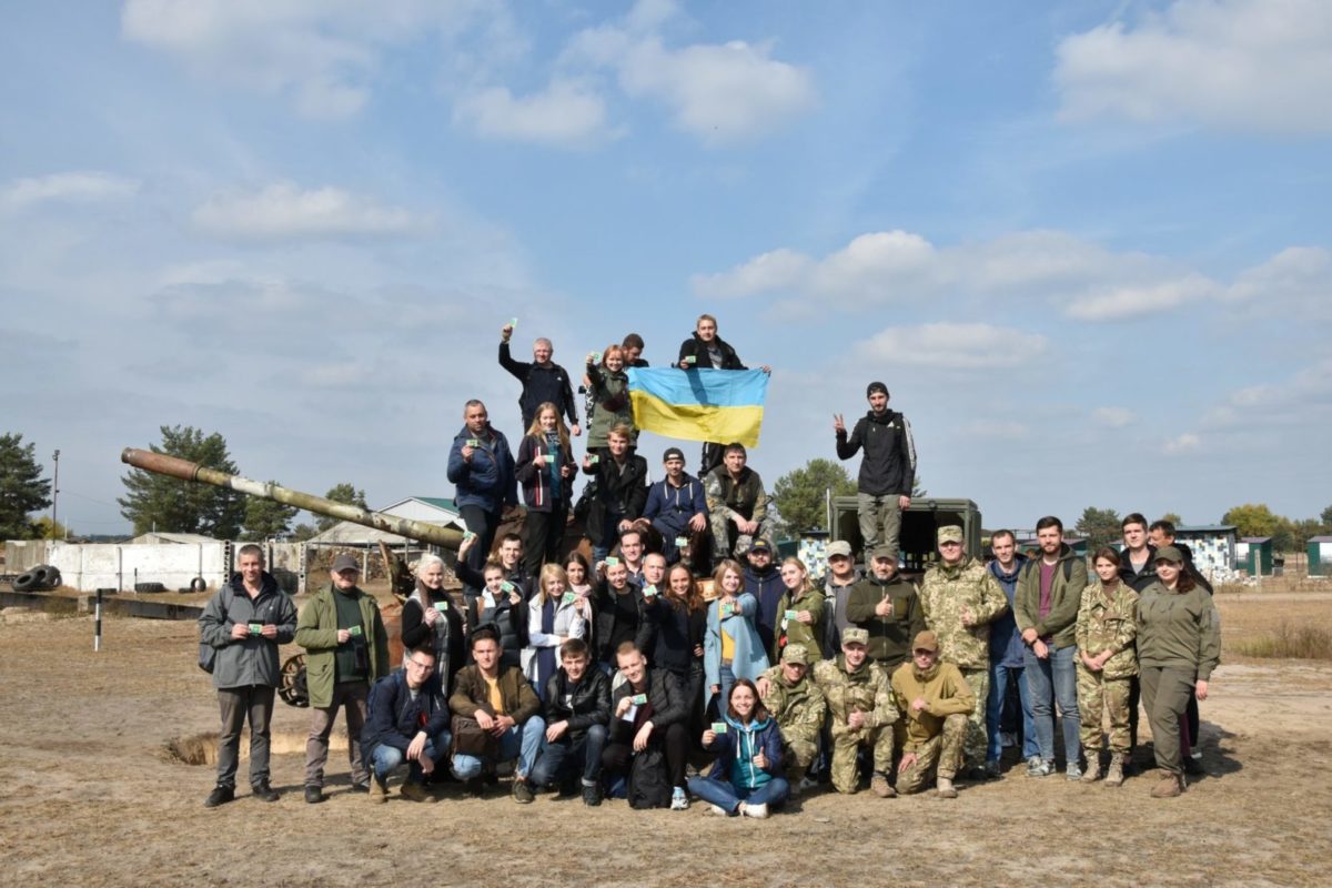 Цивільні журналісти оволодівали потрібними для роботи на передовій знаннями та навичками