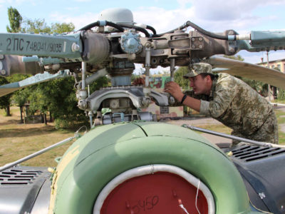 Із початком бойових дій на Сході держави ТЕЧ перейшла на цілодобовий режим роботи: літаки й вертольоти ремонтувалися вдень і вночі…