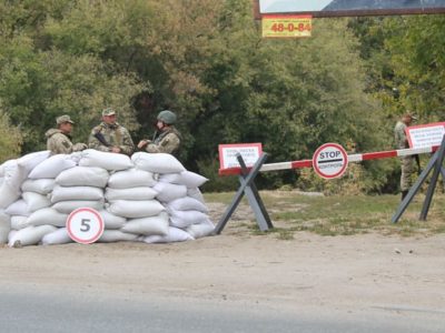 У Бердичеві на вулицях встановили блокпости  
