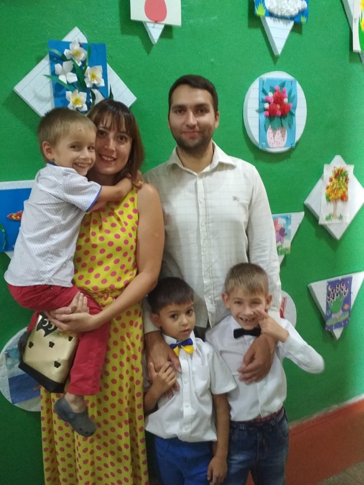 Володимир Сироватко після повернення з війни всиновив трьох хлопчаків