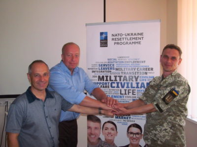 НАТО продовжує допомагати колишнім українським армійцям  