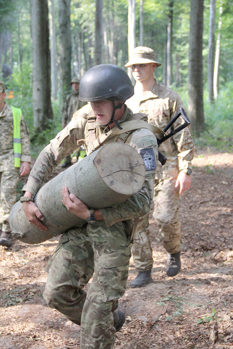 Змагання на найкращий розвідувальний взвод: день перший — «смуга розвідника»