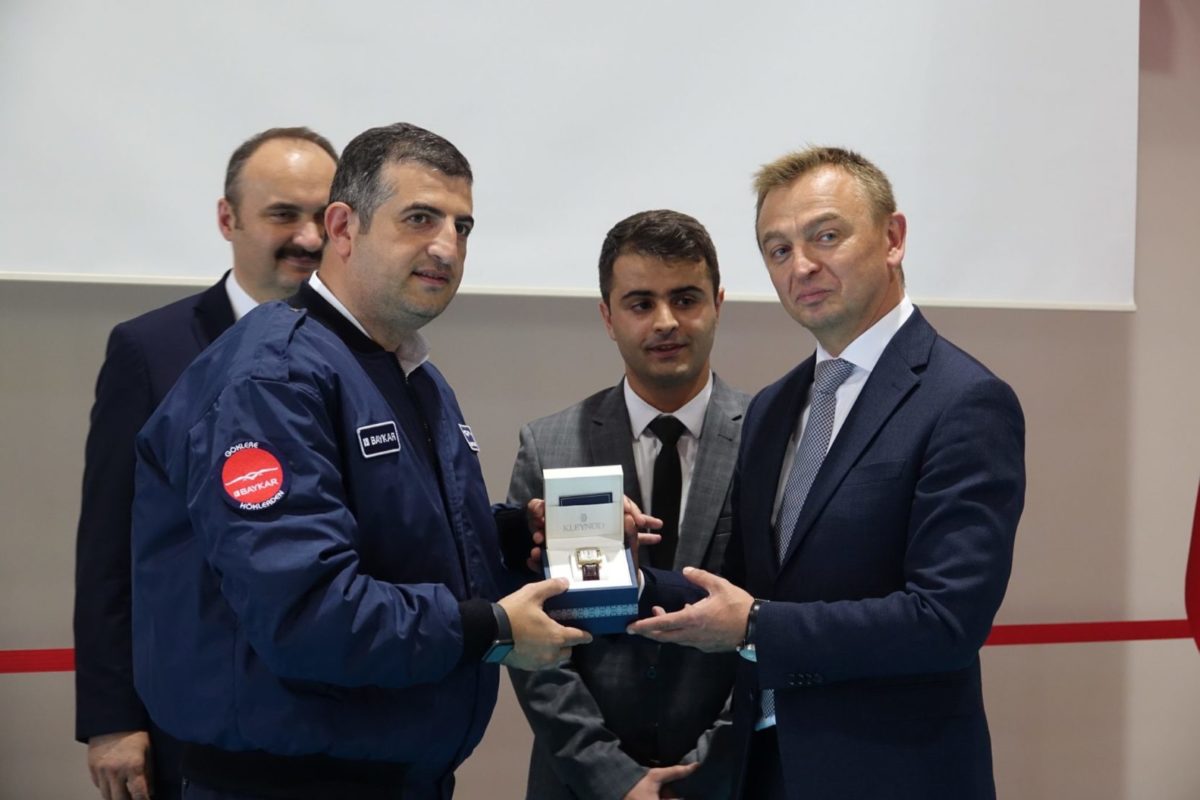 Українські військовослужбовці отримали сертифікати на експлуатацію БпАК «Bayraktar TB2»