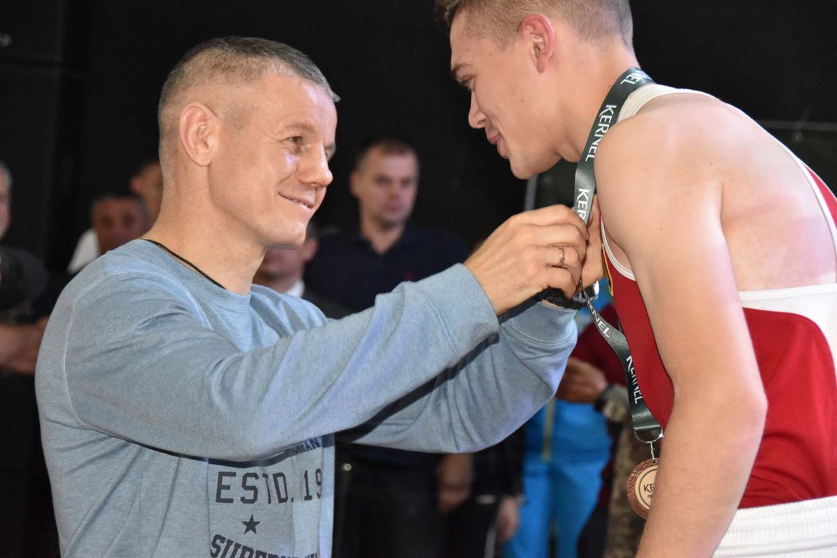 Сухопутні війська у Хмельницькому визначили своїх чемпіонів із боксу