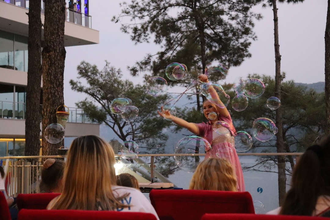 Розпочався тижневий табір для дітей атовців у турецькому Мармарисі