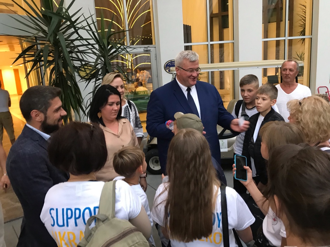 Розпочався тижневий табір для дітей атовців у турецькому Мармарисі