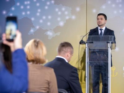 Державна стратегія з реінтеграції Донбасу та Криму повинна включати прозорість, консенсус, реалізм та імплементацію рішень, – Володимир Зеленський  