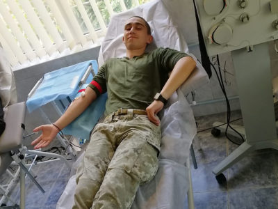 Мелітопольські авіатори рятують хвору землячку