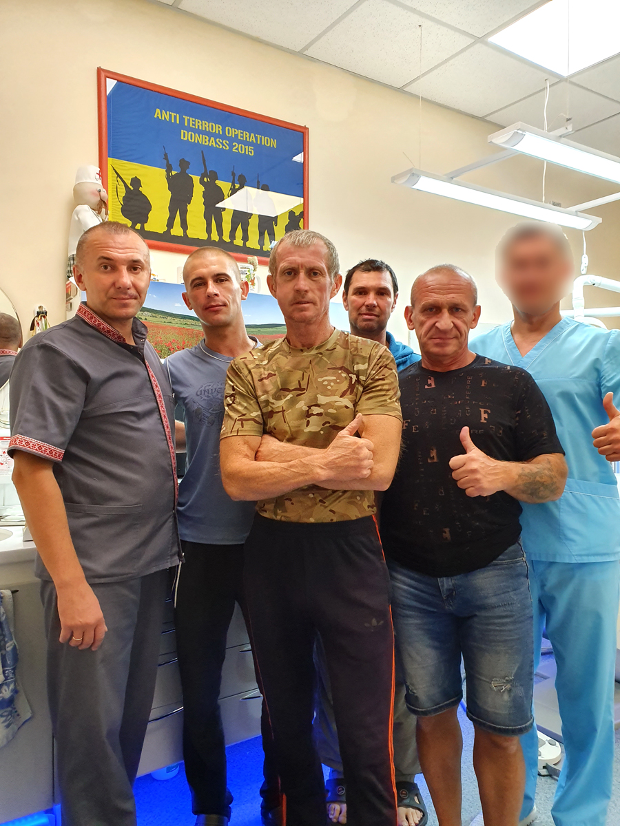 Для того, щоб «гризти» ворога, у воїна мають бути здорові зуби