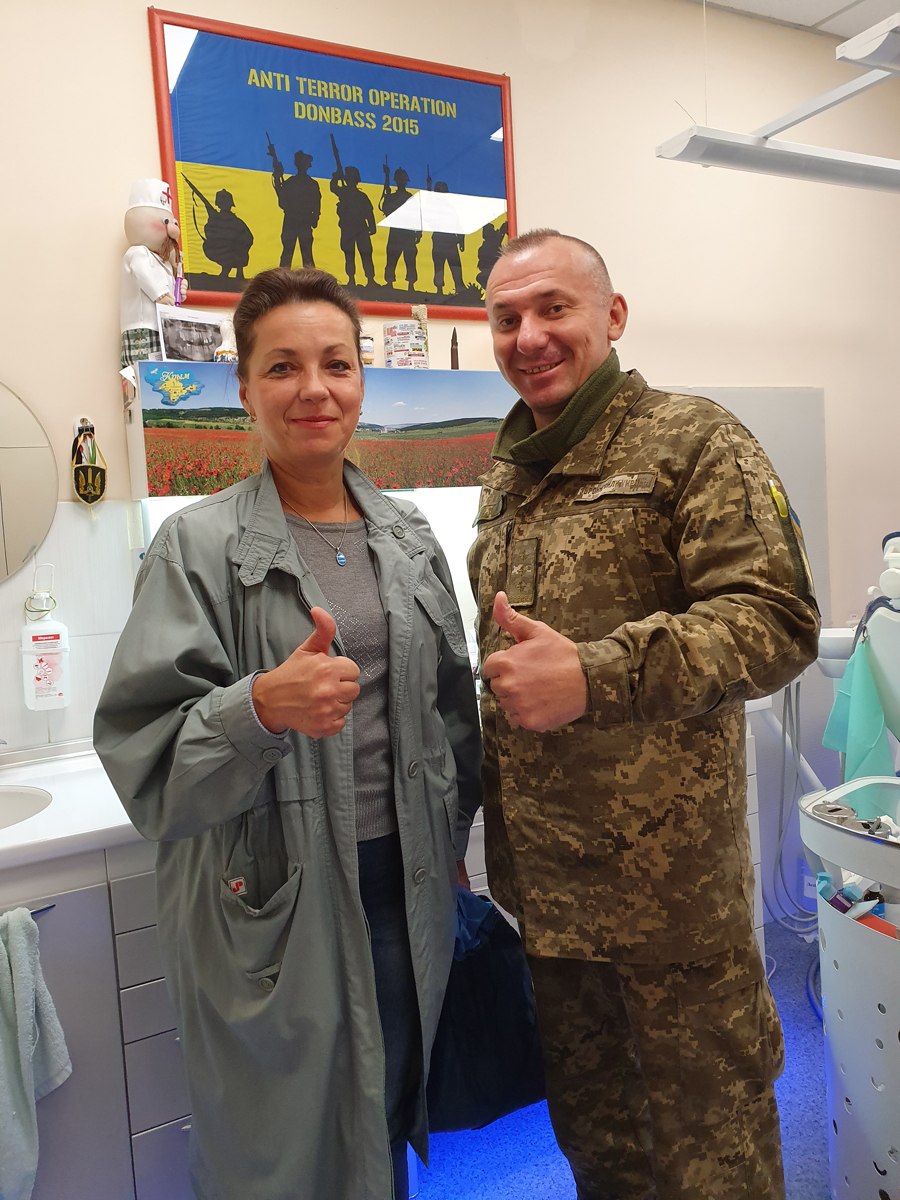Для того, щоб «гризти» ворога, у воїна мають бути здорові зуби