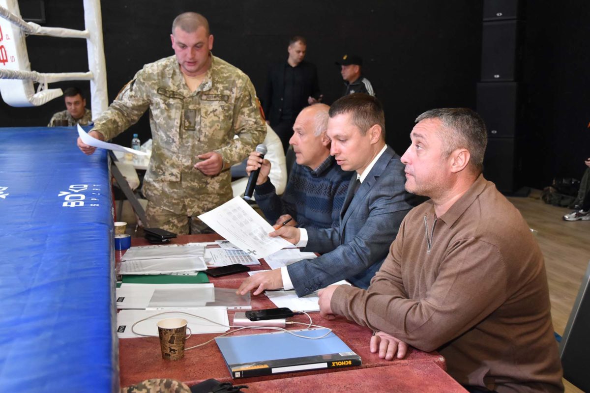 До Хмельницького на три дні приїхали найкращі боксери Сухопутних військ