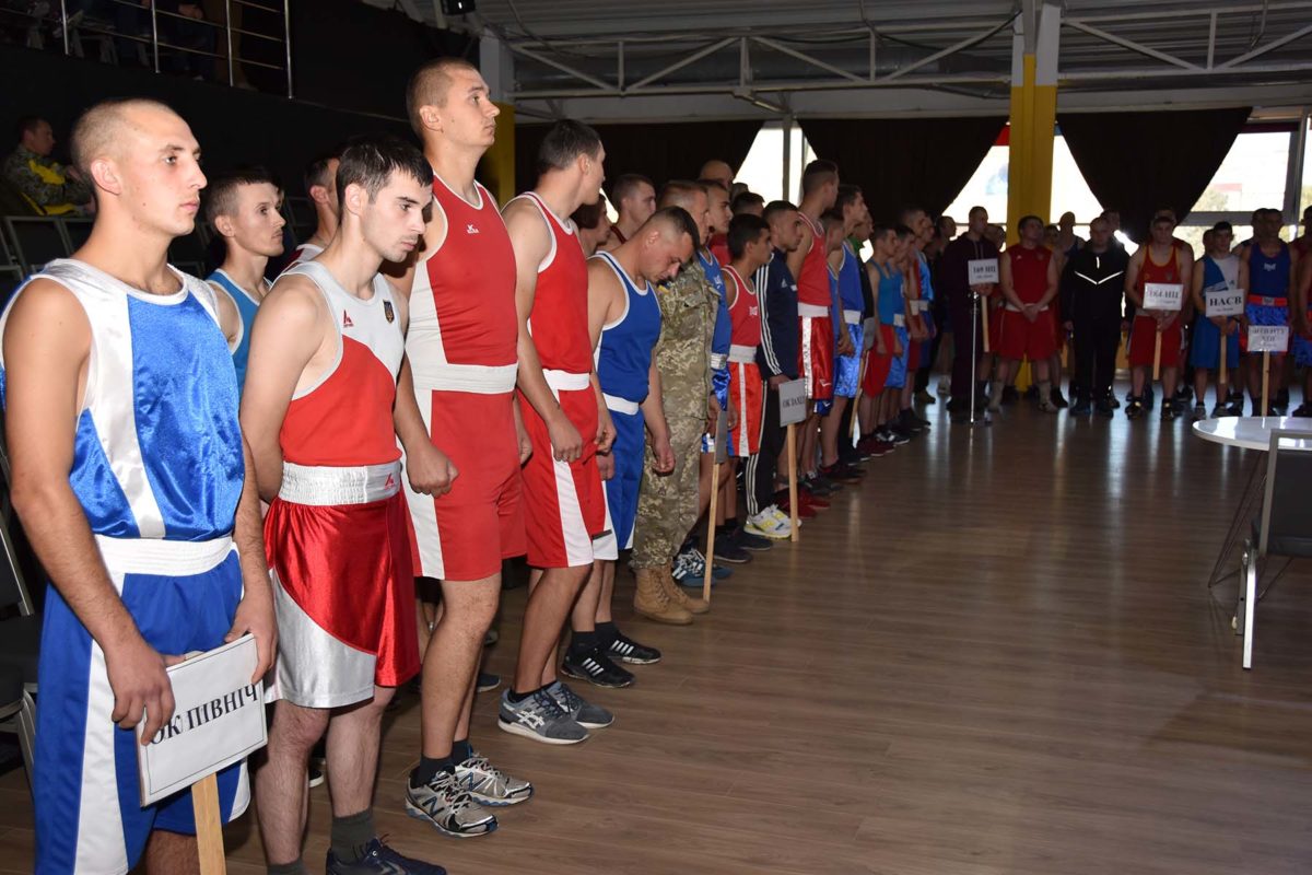 До Хмельницького на три дні приїхали найкращі боксери Сухопутних військ