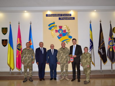 Освітній десант НАТО в гостях у харківських танкістів  