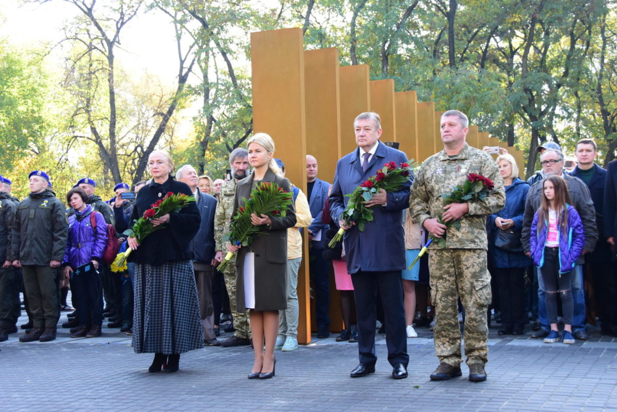 У Харкові відкрили пам’ятник захисникам України