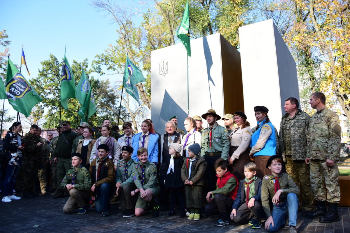 У Харкові відкрили пам’ятник захисникам України