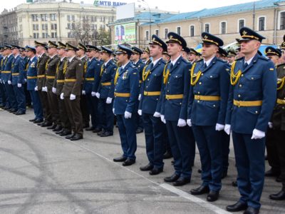 Унікальний випуск лейтенантів льотних спеціальностей у Харкові  