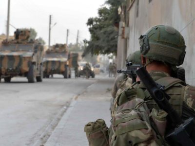 Американські військові знищили свою авіабазу в Сирії  