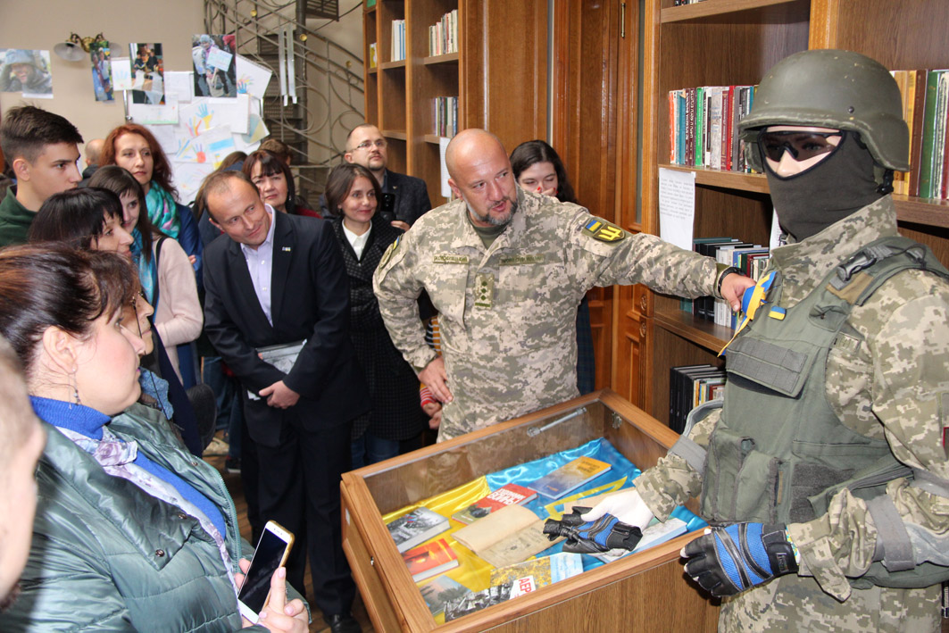 Військові журналісти АрміяІnform стали співорганізаторами унікальної виставки «Цивілізаційна війна України»