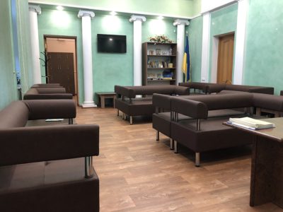 На залізничному вокзалі Дніпра відкрили комфортну залу очікування для українських воїнів