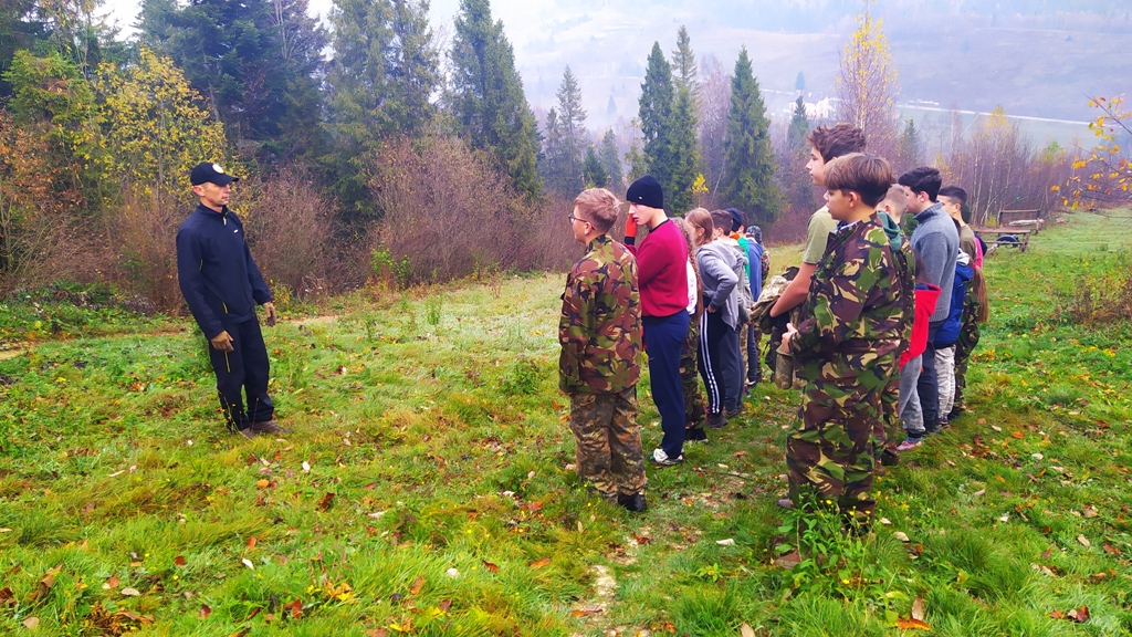 У Карпатах громадські активісти та ветерани АТО/ООС проводять патріотичні вишколи для дітей