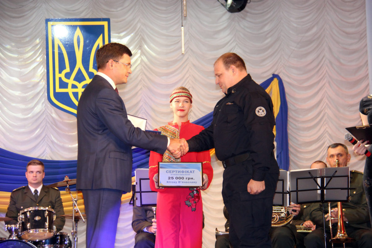 Захисники Приазов’я отримали цінні подарунки з нагоди свята